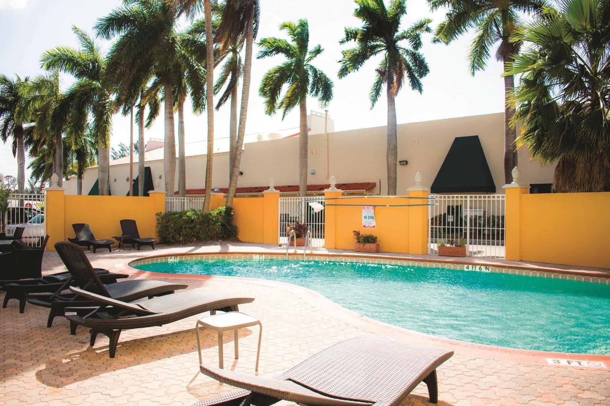 La Quinta Inn by Wyndham Jupiter Bagian luar foto